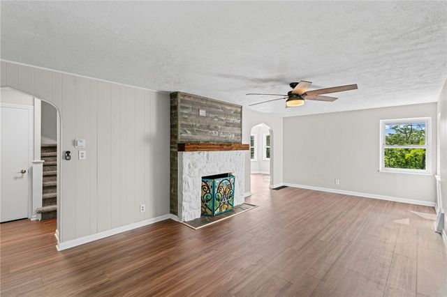 617 Argonne Blvd, Ellwood City, PA 16117
