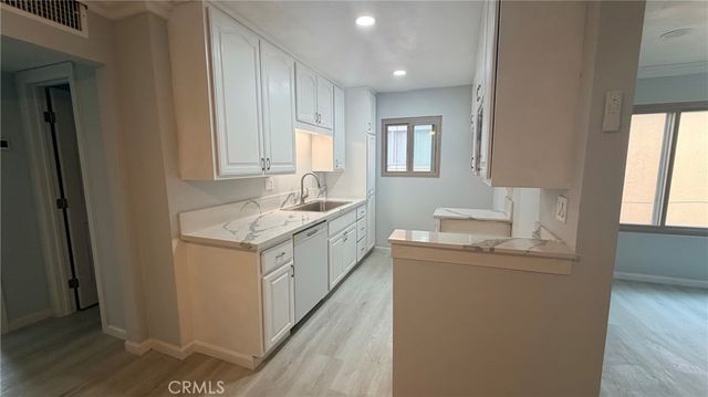 110 E Hillcrest, Inglewood, CA 90301