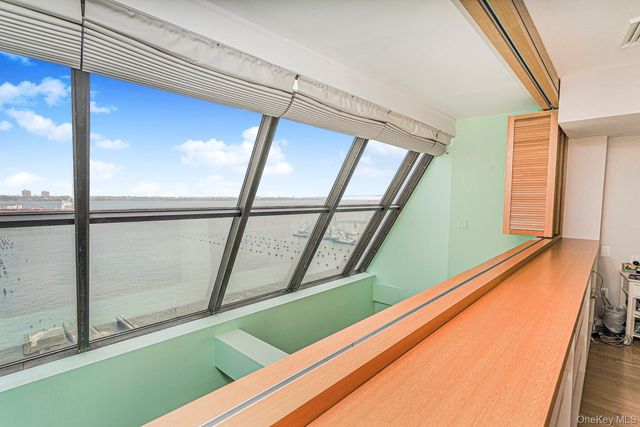 10 Bay Street Landing 8D, Staten Island, NY 10301