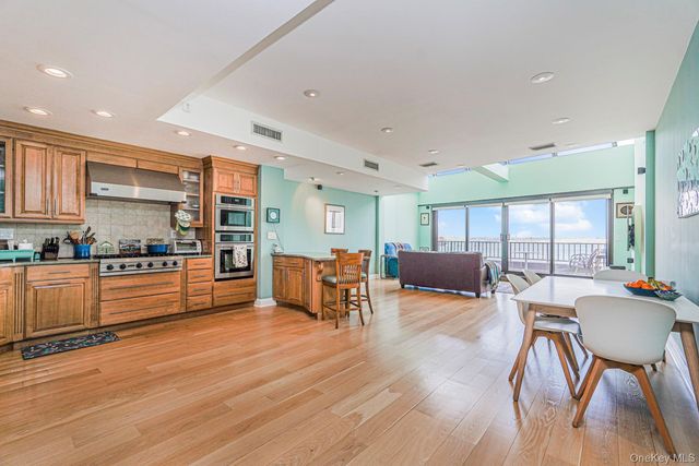 10 Bay Street Landing 8D, Staten Island, NY 10301