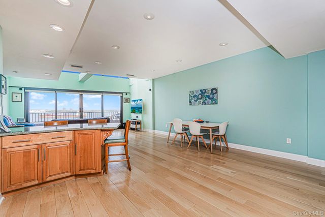 10 Bay Street Landing 8D, Staten Island, NY 10301