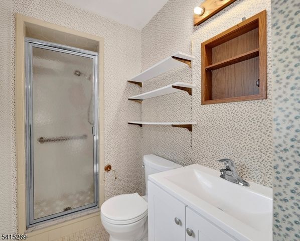 5 Forest Dr, Long Hill Twp., NJ 07980