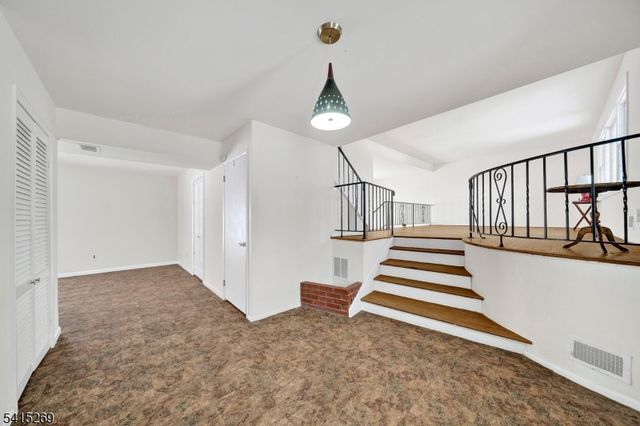 5 Forest Dr, Long Hill Twp., NJ 07980