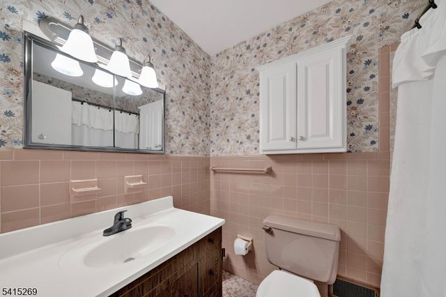 5 Forest Dr, Long Hill Twp., NJ 07980