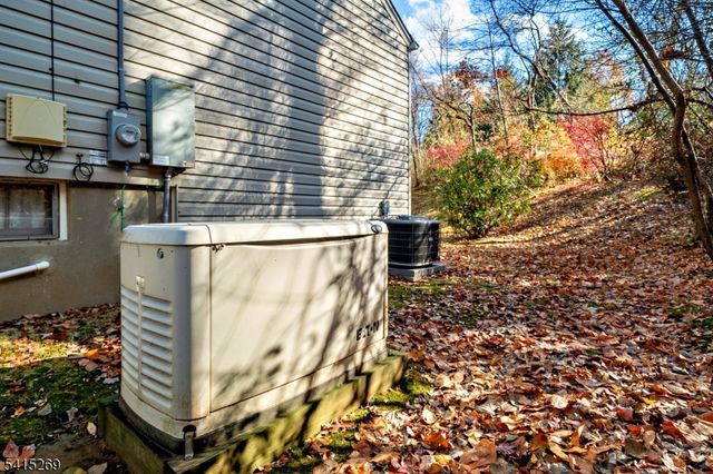 5 Forest Dr, Long Hill Twp., NJ 07980