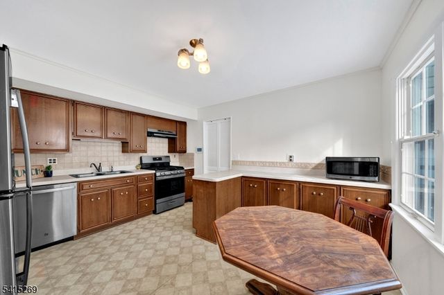 5 Forest Dr, Long Hill Twp., NJ 07980