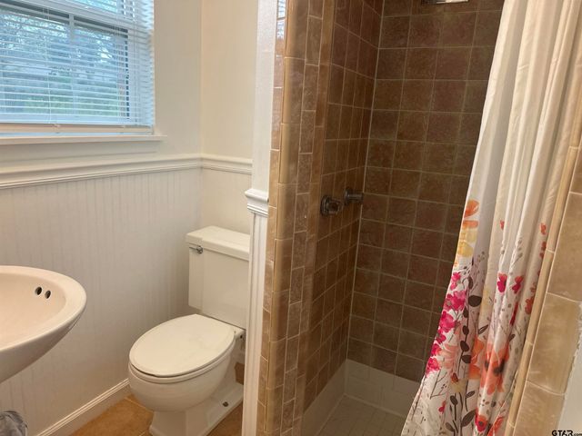 2213 Suanne Dr, Tyler, TX 75701