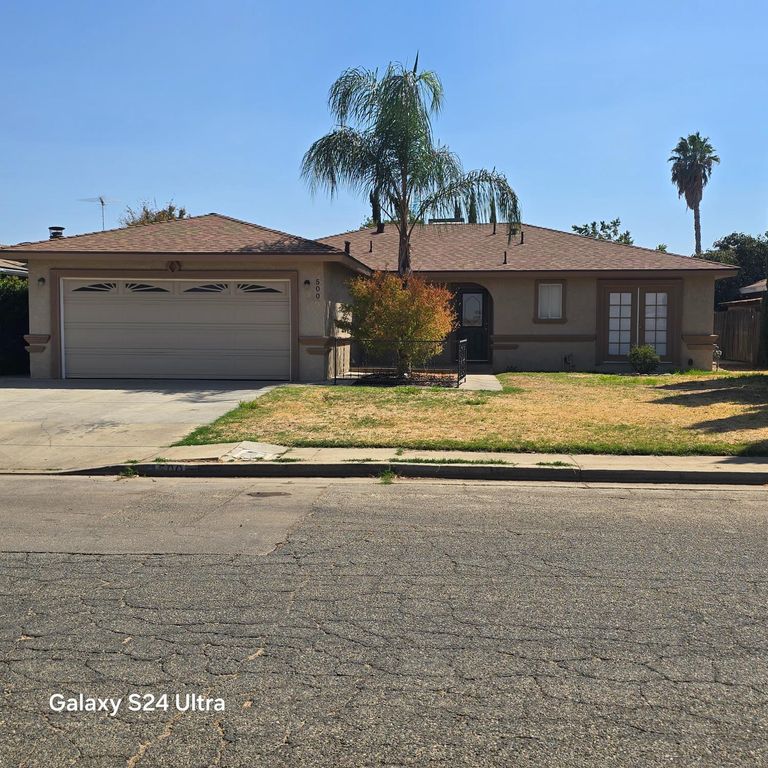 Image 1 of property listing at 500 E Clark Street, Madera, CA 93638