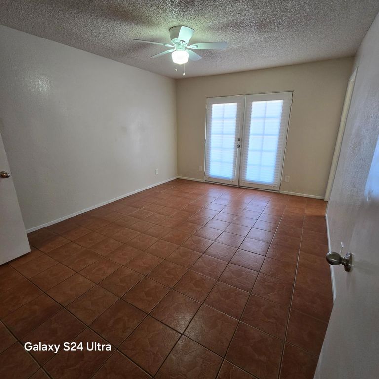 Image 12 of property listing at 500 E Clark Street, Madera, CA 93638