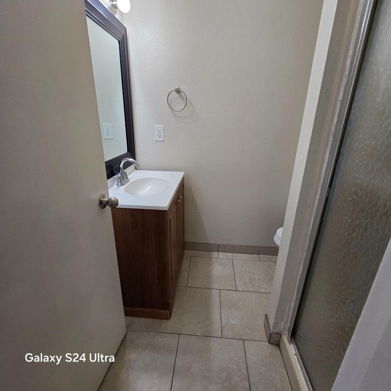 Image 14 of property listing at 500 E Clark Street, Madera, CA 93638