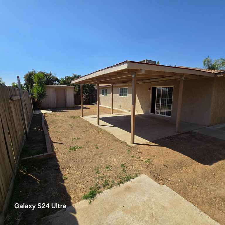 Image 17 of property listing at 500 E Clark Street, Madera, CA 93638