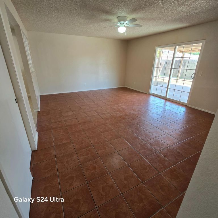 Image 6 of property listing at 500 E Clark Street, Madera, CA 93638