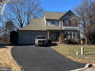 10274 RACQUET CIR, Manassas, VA 20110