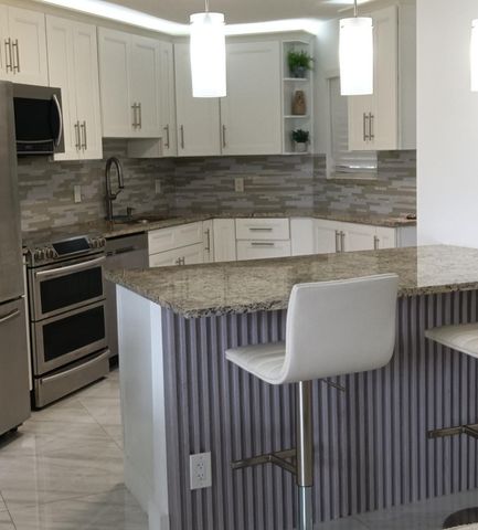 5749 Camino Del Sol 202, Boca Raton, FL 33433