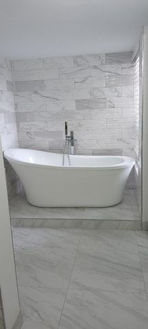 5749 Camino Del Sol 202, Boca Raton, FL 33433