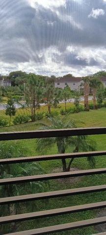 5749 Camino Del Sol 202, Boca Raton, FL 33433