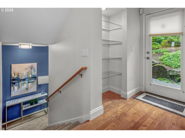 4465 GOLDEN Ln, Lake Oswego, OR 97035