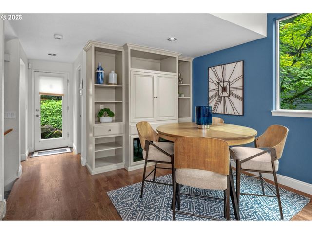 4465 GOLDEN Ln, Lake Oswego, OR 97035