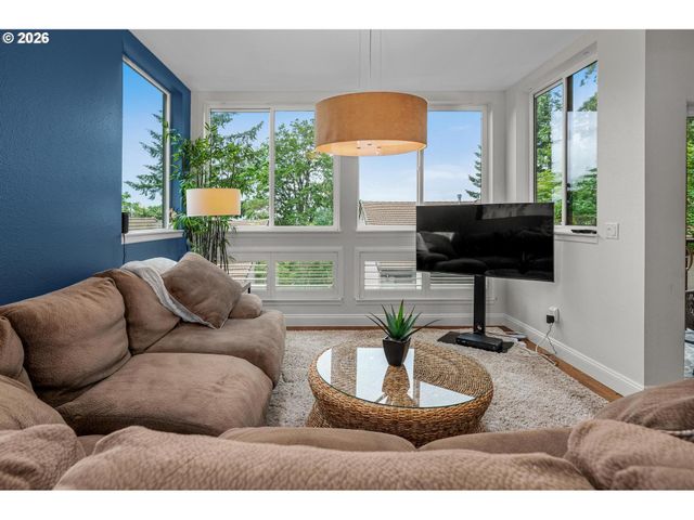 4465 GOLDEN Ln, Lake Oswego, OR 97035