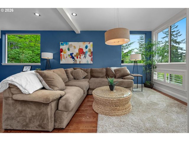 4465 GOLDEN Ln, Lake Oswego, OR 97035