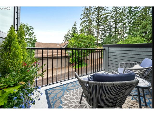 4465 GOLDEN Ln, Lake Oswego, OR 97035