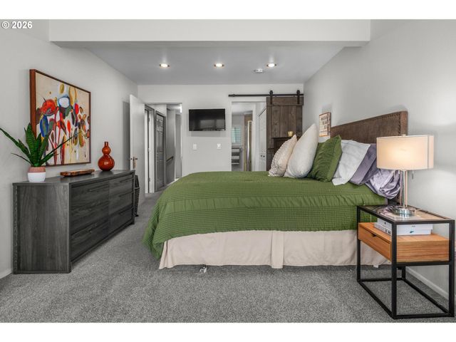 4465 GOLDEN Ln, Lake Oswego, OR 97035