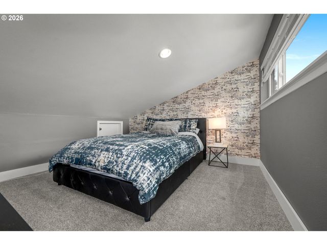 4465 GOLDEN Ln, Lake Oswego, OR 97035