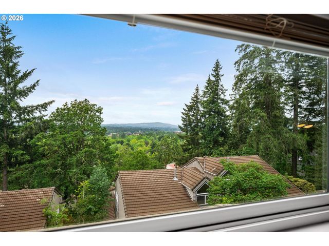 4465 GOLDEN Ln, Lake Oswego, OR 97035