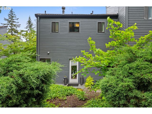 4465 GOLDEN Ln, Lake Oswego, OR 97035