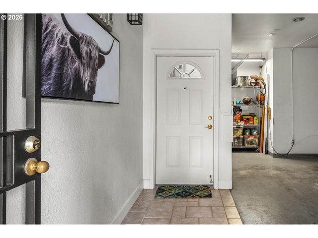 4465 GOLDEN Ln, Lake Oswego, OR 97035