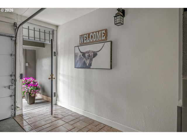 4465 GOLDEN Ln, Lake Oswego, OR 97035