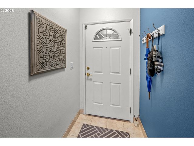 4465 GOLDEN Ln, Lake Oswego, OR 97035