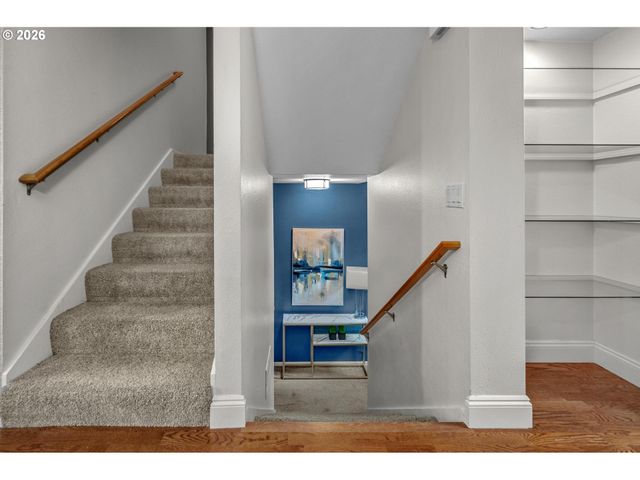 4465 GOLDEN Ln, Lake Oswego, OR 97035