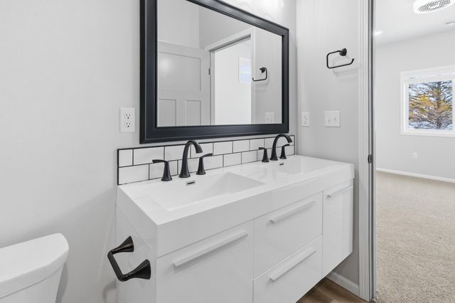 3022 41st Avenue S, Moorhead, MN 56560