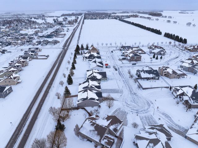 3022 41st Avenue S, Moorhead, MN 56560