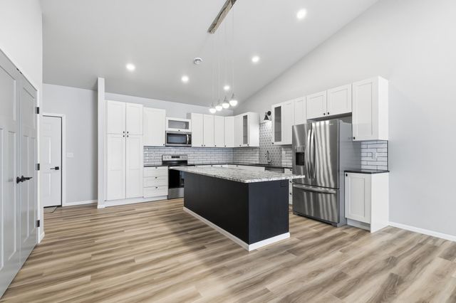 3022 41st Avenue S, Moorhead, MN 56560