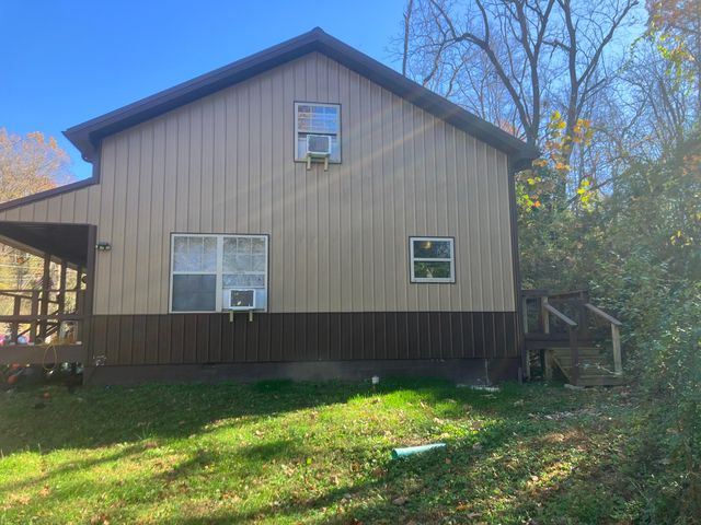 740 E 13th Street, Cassville, MO 65625