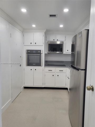 1865 79th St Cswy 8E, North Bay Village, FL 33141