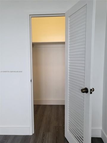 1865 79th St Cswy 8E, North Bay Village, FL 33141