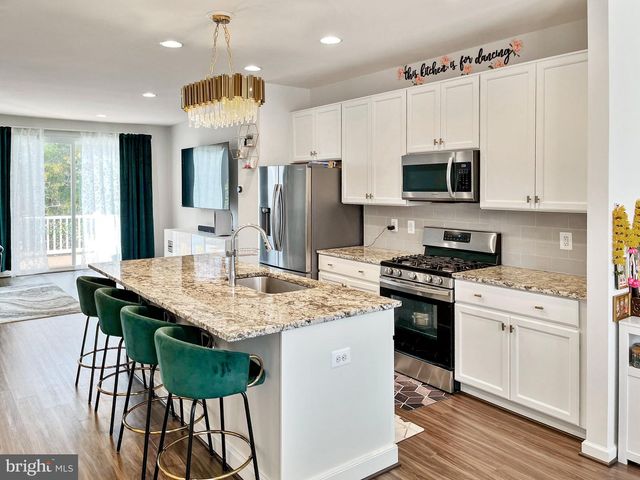 9138 WYCHE KNOLL LN, Manassas, VA 20110