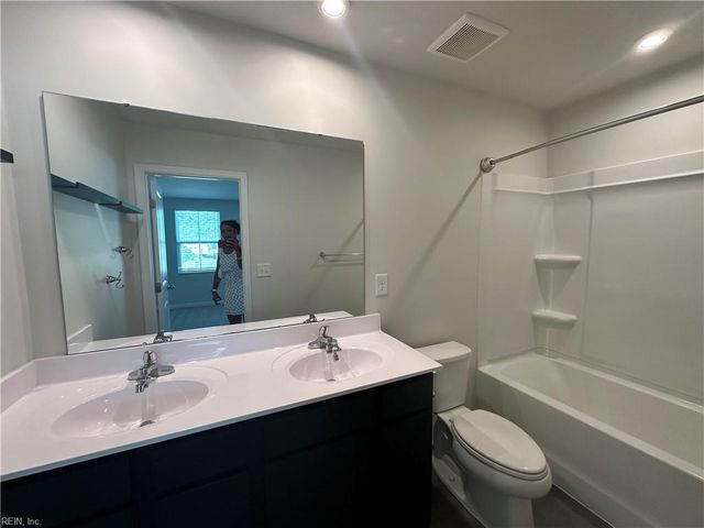 304 Forecastle ST, Portsmouth, VA 23701