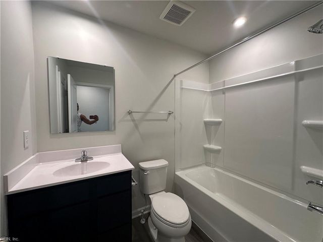 304 Forecastle ST, Portsmouth, VA 23701