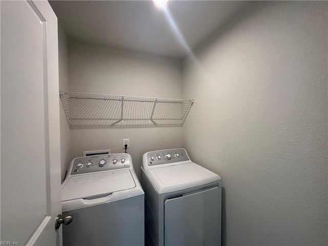 304 Forecastle ST, Portsmouth, VA 23701