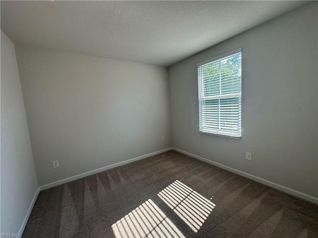 304 Forecastle ST, Portsmouth, VA 23701