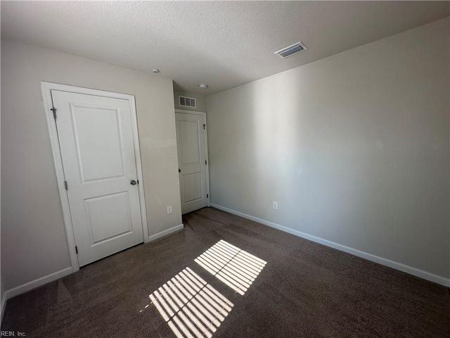 304 Forecastle ST, Portsmouth, VA 23701