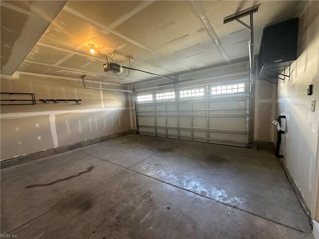 304 Forecastle ST, Portsmouth, VA 23701