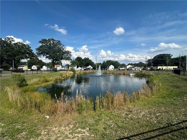 304 Forecastle ST, Portsmouth, VA 23701
