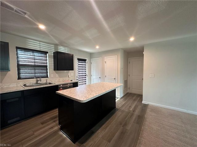 304 Forecastle ST, Portsmouth, VA 23701