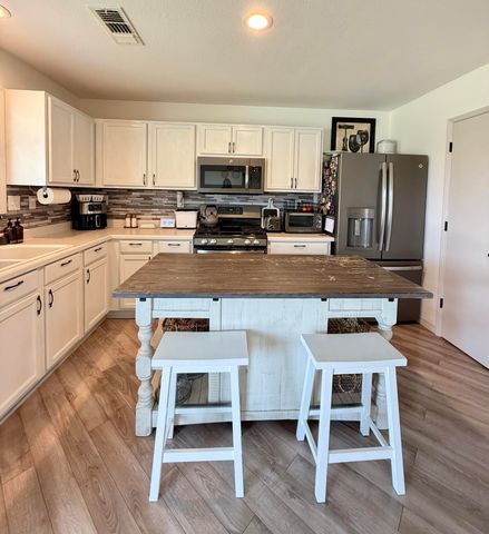 4206 S Julieann Court, Visalia, CA 93277