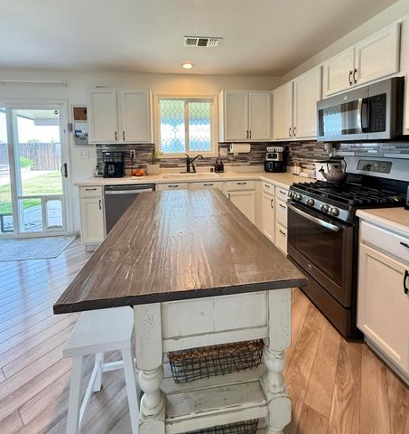 4206 S Julieann Court, Visalia, CA 93277